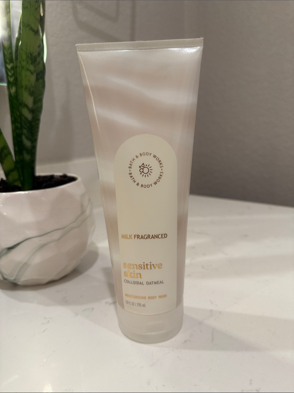 Bath & Body Works Cream & Gold Sensitive Skin Milk Fragranced Body Wash